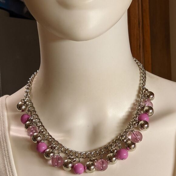 Beautifull purple, sold clear, silver, bead statement necklace - Picture 11 of 13